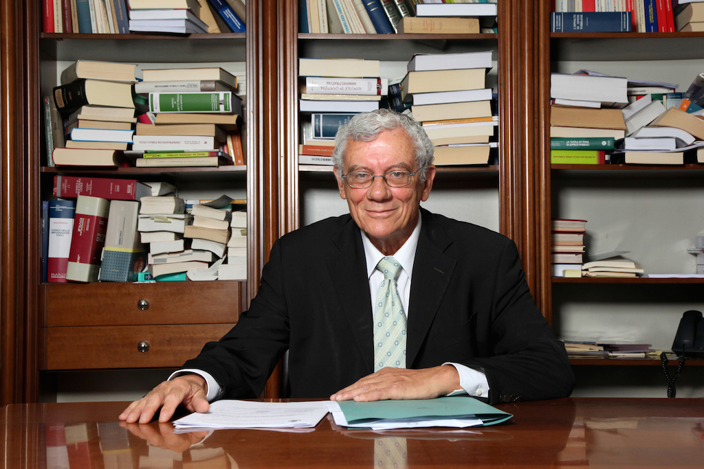 Avv. Antonio Guida Avv. Antonio Guida